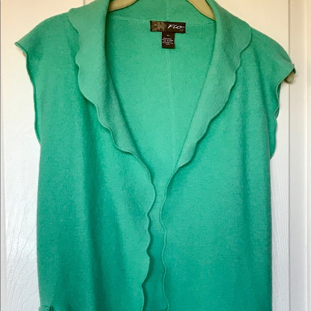 Foo sweater scalloped vest